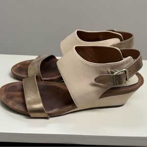 Sofft venita Sandals Cream and Gold Women's Sandals